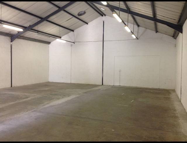 186M² FACTORY TO LET IN AIRPORT INDUSTRIA